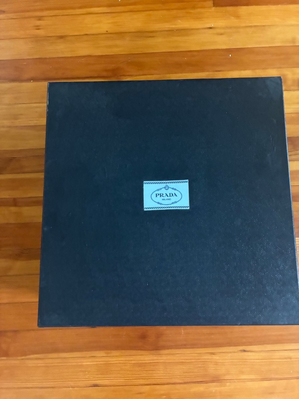 Prada hat box - Picture 5 of 5